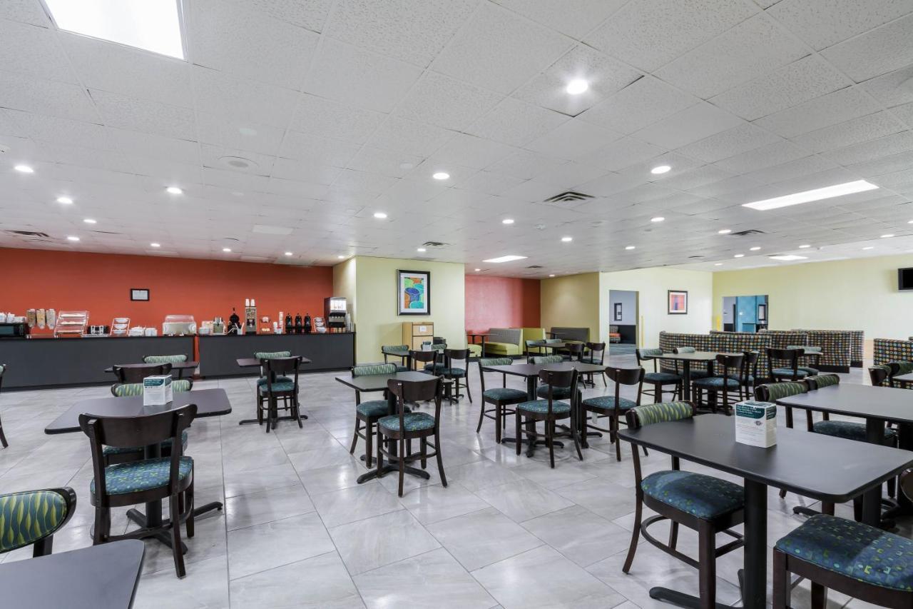 Days Inn By Wyndham Oklahoma City Bricktown Bagian luar foto
