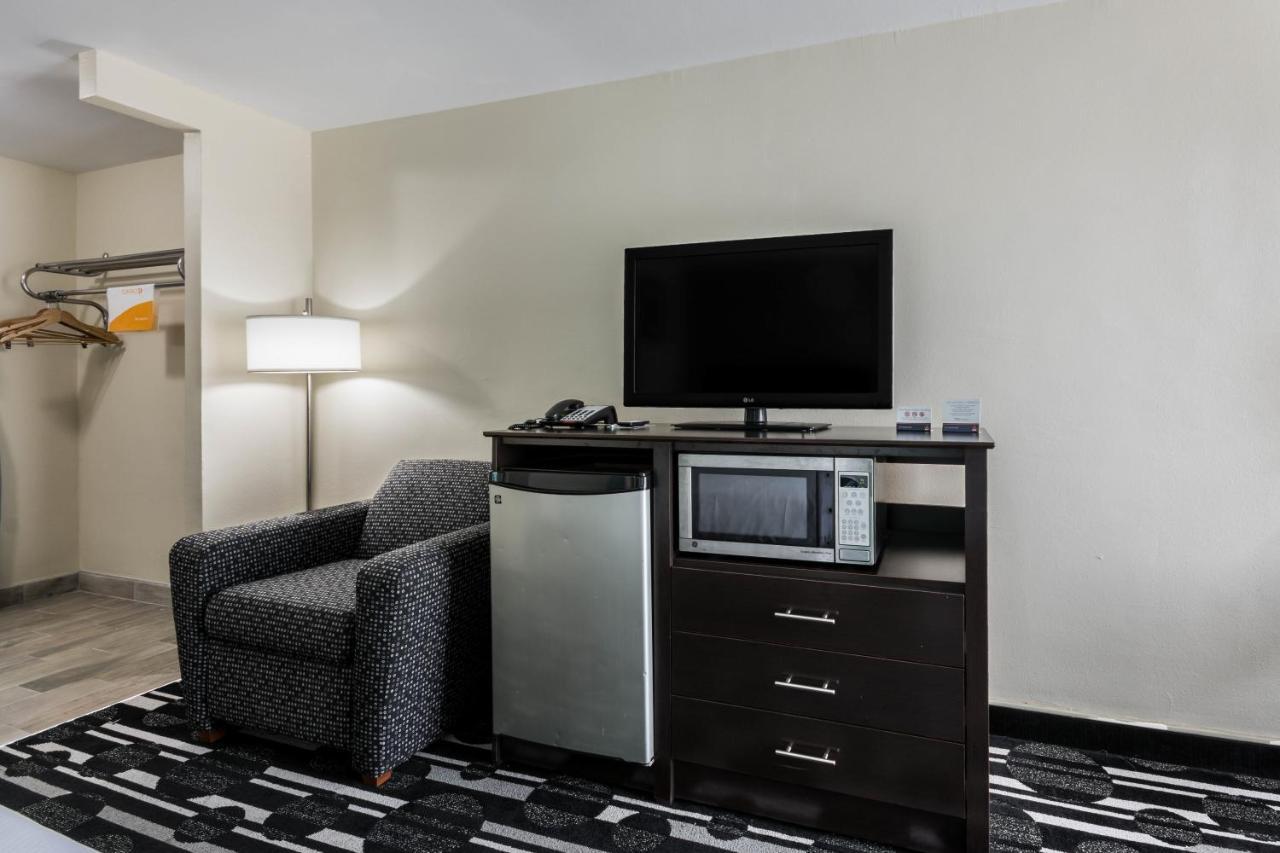 Days Inn By Wyndham Oklahoma City Bricktown Bagian luar foto